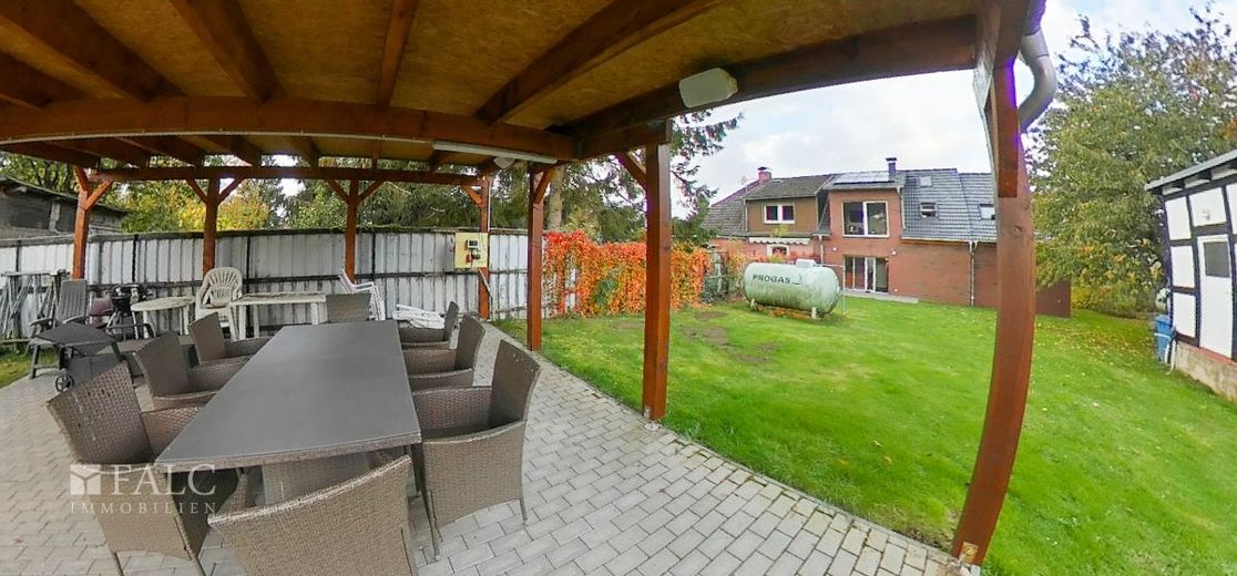 Doppelhaushälfte komplett hochwertig Kernsaniert – Carport