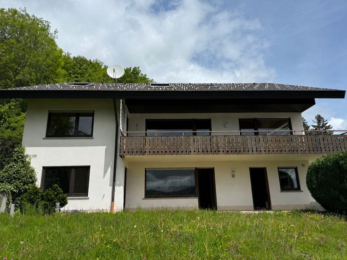 Großzügige 3-Zimmer Dachgeschoss Wohnung mit eigenem Gartenanteil in traumhafter Waldrandlage – Foto 3