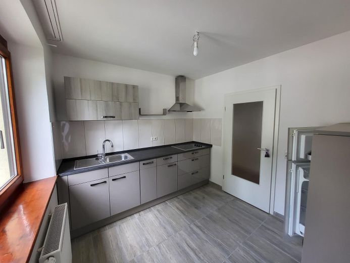 Renovierte 2-Zimmer-Wohnung in Augsburg-Lechhausen – E-Herd und Spülmaschine