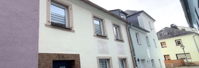 Naila: Charmantes Stadthaus mit Dachterrasse