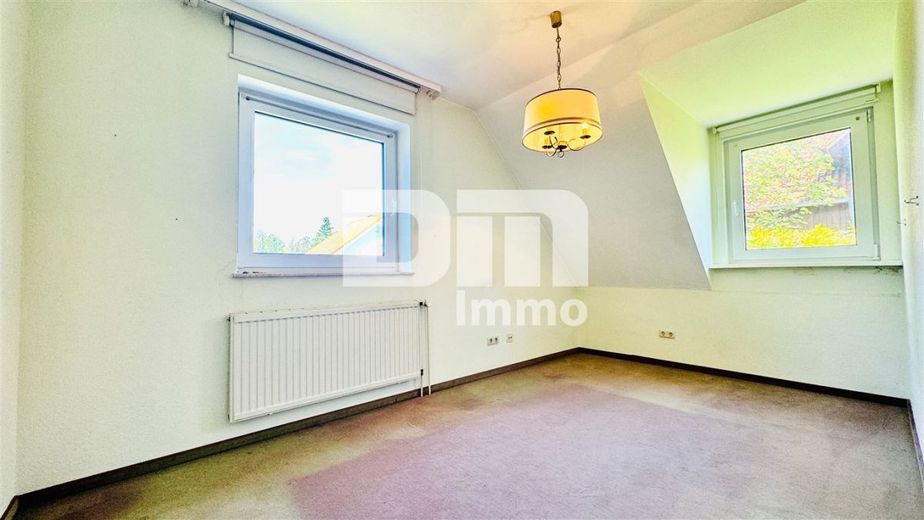 Charmantes Wohnglück - Ihr neues Zuhause mit Carport / Terrasse und großem Gartenbereich – OG / DG Kinderzimmer / Gäste / Büro
