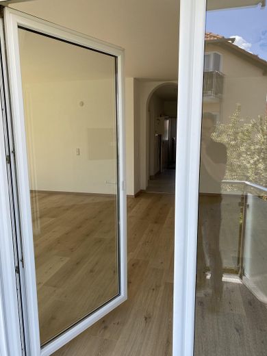 Blick Balkon ins Wohnzimmer
