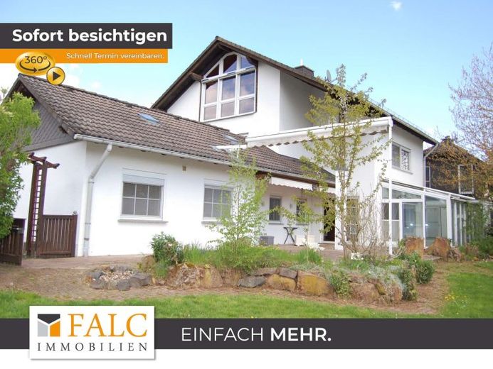 +++Großes Einfamilienhaus mit Option für Vermietung, Praxis- oder Büroräume und schönem Garten+++ – Foto 1