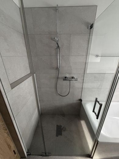 Dusche OG