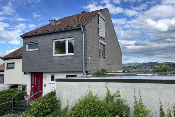 Reiheneckhaus mit Dachterrasse & Panoramablick – heller Traum für Familien