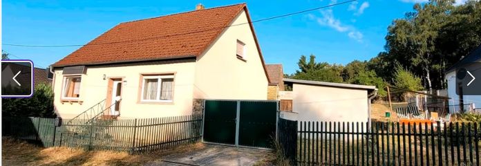 Einfamilienhaus mit großem Grundstück, Nebengelass, Werkstatt, Brunnen – Wohnhaus mit Garten