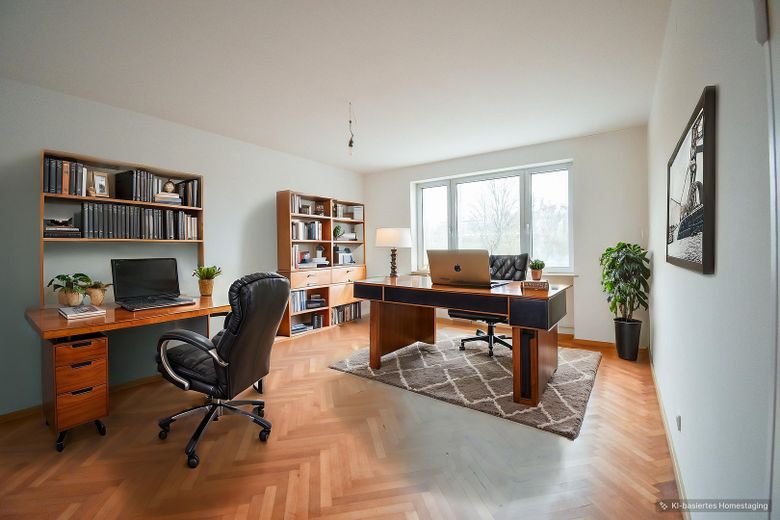 Spacieux appartement rénové de 3 pièces avec balcon et installation solaire sur le balcon à Kitzingen – Büro KI
