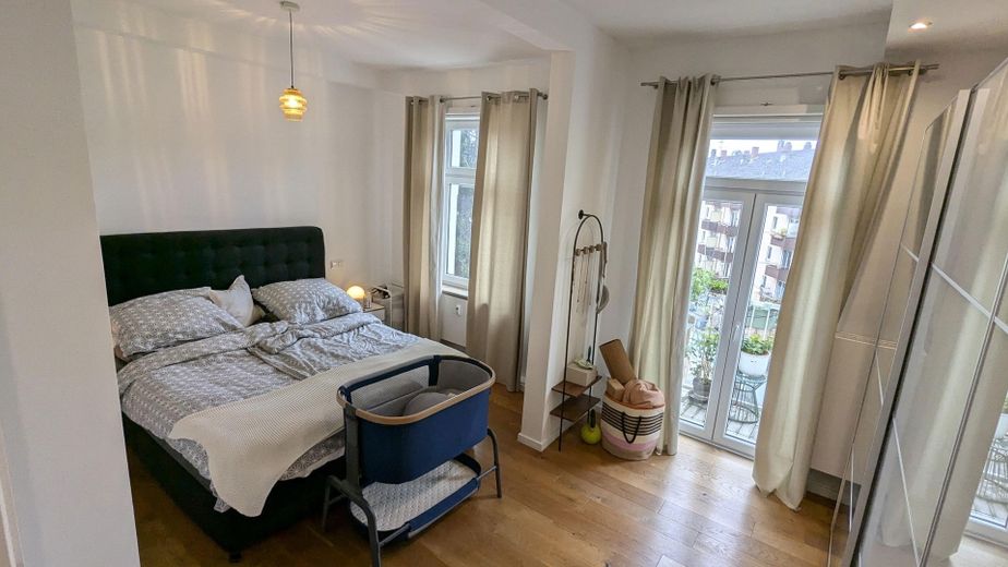 Schlaffzimmer 1 mit Balkon