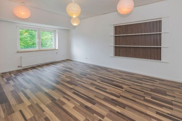 Provisionsfrei! Großzügige 4-Zimmer-Dachgeschosswohnung in Lütgendortmund.