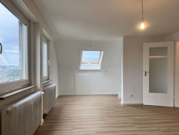 73249 Wernau: Schöne 2-Zi-DG-Whg
2025 neu renoviert! – Foto 1