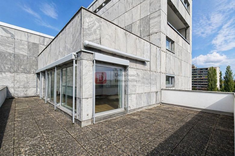Top!! Penthouse mit großer Südwest-Dachterrasse und Skylineblick – Dachterrasse
