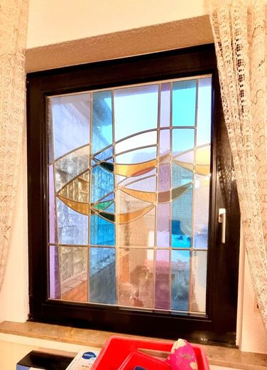 3-Zimmer-Erdgeschosswohnung, große Terrasse, ruhige/zentrale Lage – Fenster