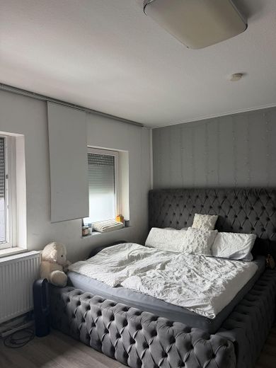 Mehrgenerationen Haus – Zimmer 2 SZ 1. OG