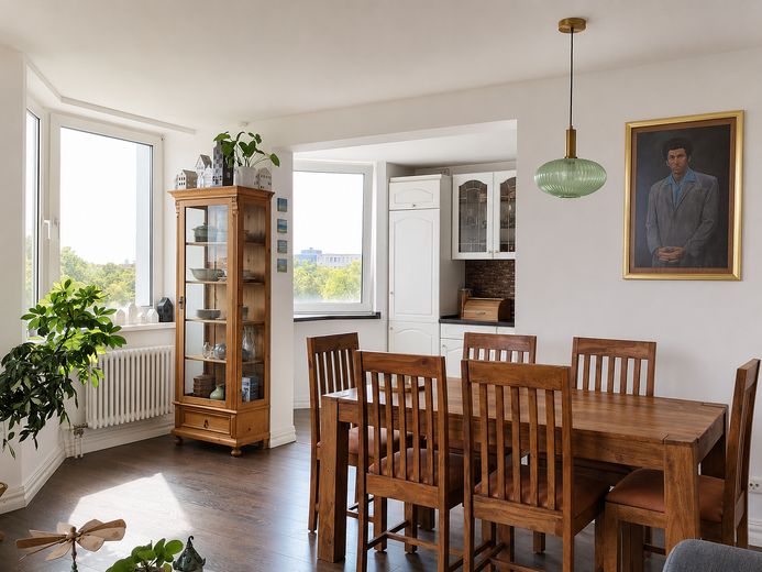 senza commissioni, appartamento di 3 locali ai margini di Berlino, posizione da sogno, terrazze soleggiate – Essecke mit Blick in die Küche