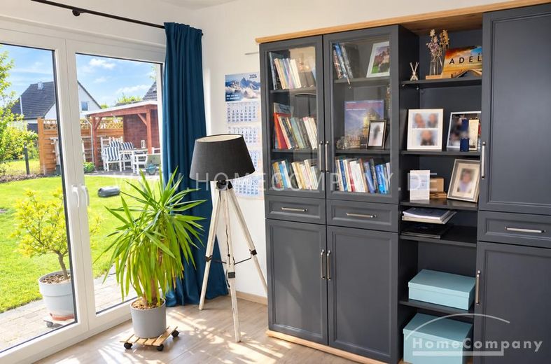 Zeer mooi, comfortabel huis met tuin, ca. 800 m² perceel en dubbele carport – 8c000a4a9e172705125b5181b12f1d8bd7735105.jpg
