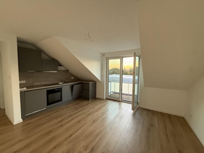 Pinneberg'de merkezi konumda balkonlu modern 1 odalı daire – Fotoğraf 1