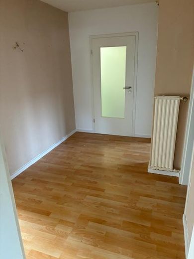 Appartamento di tre locali nel centro di Engelskirchen-Loope – Flur