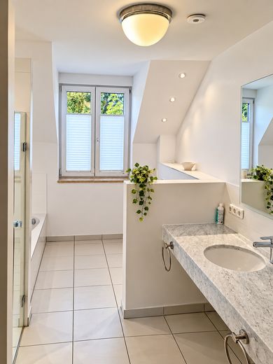 Luxueuze woning in Quickborn – 17_Bad en suite OG