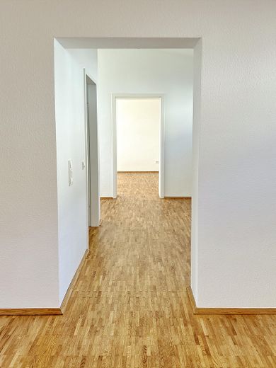 Modernes Wohnhaus mit separater Gewerbeeinheit in ruhiger Citylage – Gewerbe