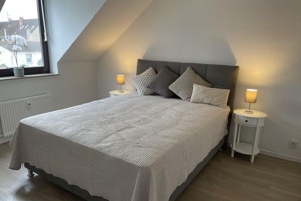 Stillvoll eingerichtete 2-Zi. Wohnung in Holweide für EXPATS u. Professionals