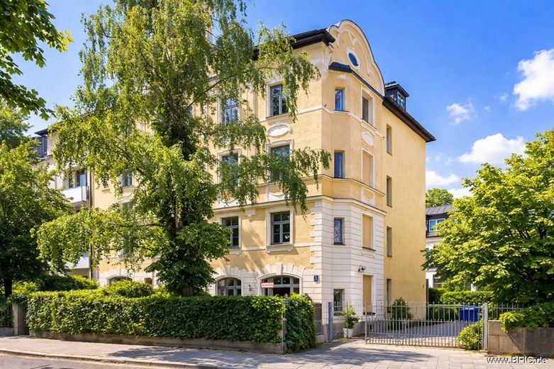 Charmante Altbauwohnung mit Balkon im Münchner Westend – Astallerstraße_München