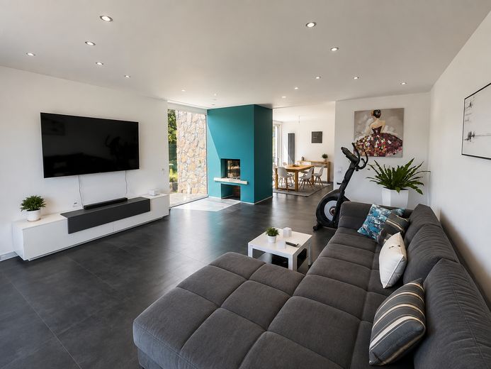 Modernisiertes EFH + ELW | 195 m² | Waldrand | Luxemburg 20 Min | Provisionsfrei – Wohnzimmer