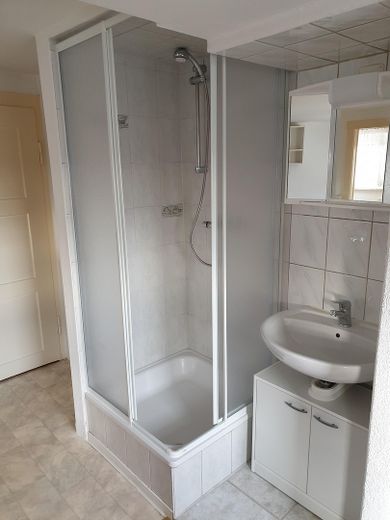 Dusche mit Waschplatz 
