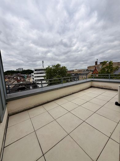 Limburg şehir merkezinde lüks penthouse – 196 m², katedral manzarası, whirlpool ve Gaggenau mutfak – vordere Terrasse