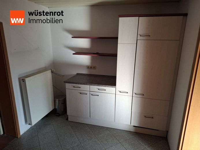 Doppelhaushälfte mit traumhaftem Grundstück und Ausbaupotenzial für ein zusätzliches Hinterhaus in Schwielowsee zu verkaufen... – Küche