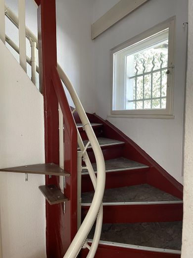 Treppe ins Obergeschoß