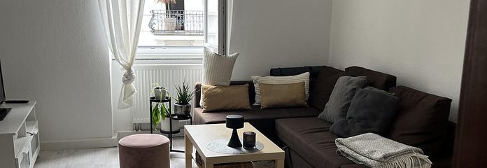 Kaiserslautern Merkezinde Aydınlık 2 Odalı Daire – Zimmer 1