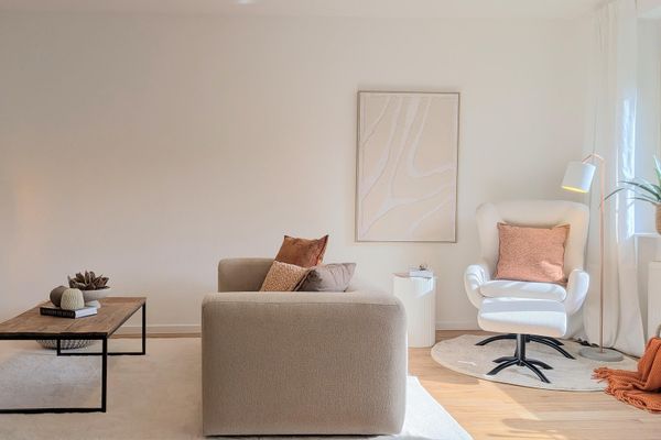 Licht 3-kamerappartement, volledig gerenoveerd, met balkon bij het stadspark en parkeerplaats in de ondergrondse garage