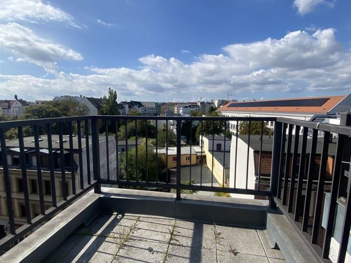 Vay canına* harika çatı katı dubleks daire* Lindenau* teras* laminat* ankastre mutfak* asansör* park yeri kiralanabilir – Fotoğraf 1