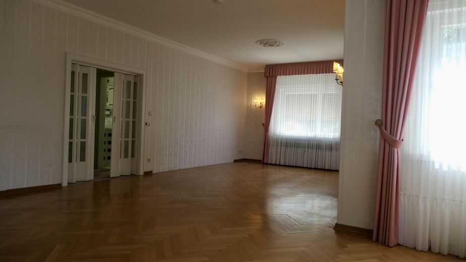 Lankwitz में टैरेस और बड़े बगीचे वाला सुंदर एकल-परिवार का घर – viel Platz im Wohnzimmer