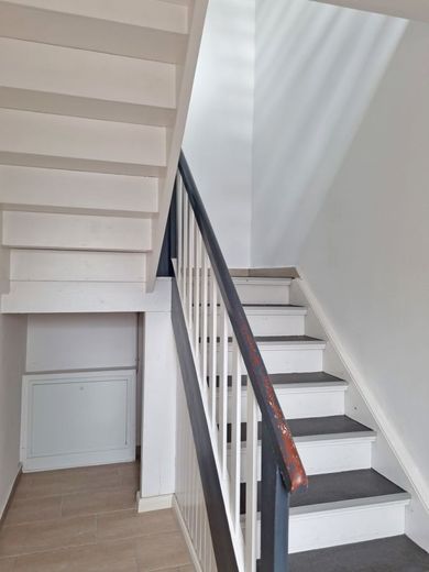 Tolle Maisonettewohnung mit Stellplatz in der Remise! – Hausflur