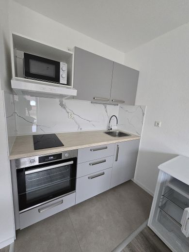 Helle Moderne 1-Zimmer Wohnung mit Einbauküche und Balkon in Motzen – Foto 33