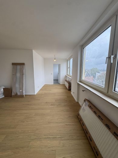 Erstbezug nach Sanierung. Sehr Helle 2 Zimmer Wohnung mit Einbauküche – Photo 8