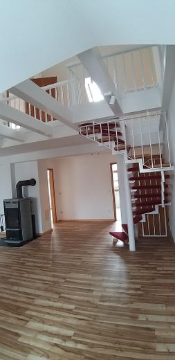 WZ Blick auf Treppe & Galerie