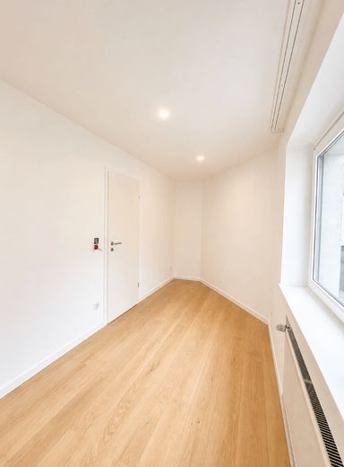 In Toplage von Düsseldorf - frisch sanierte Wohnung – Zimmer