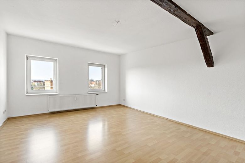 Aufgepasst! Attraktive 3-Raumwohnung mit Balkon in der Reilstraße! – Wohnzimmer