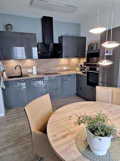 Barrier-free 2-room apartment with service living, elevator & balcony – new build 2024, A+, commission-free – Photo 5