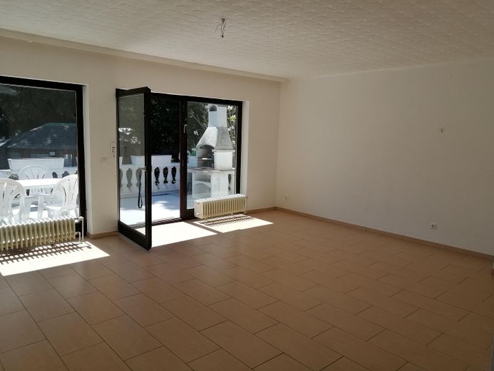 RESERVIERT Einfamilienhaus Massivhaus Einliegerwohnung ruhige Wohnlage Keller Garten – Wohnen EG2