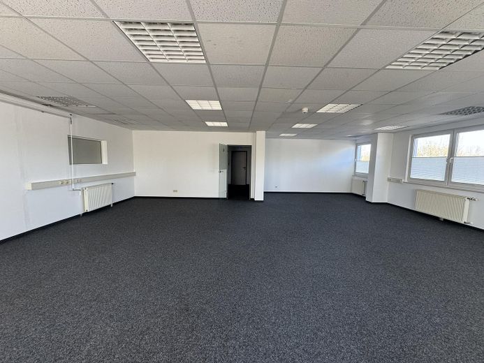 Großes Büro EG links