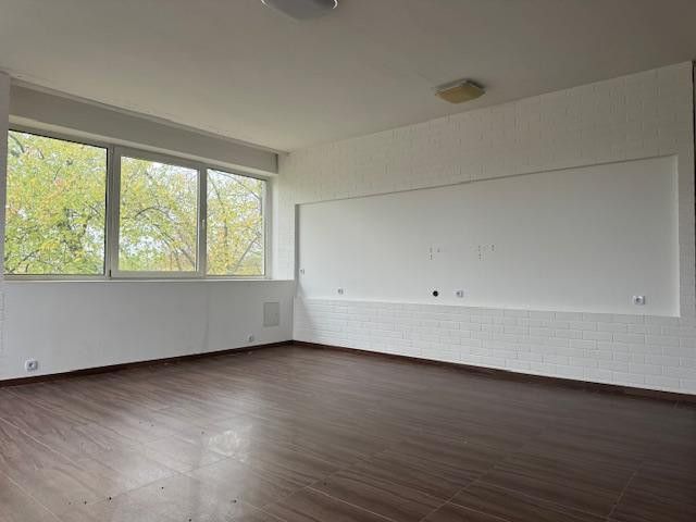 Büro/Lagerflächen 2100 QM/ab 450 qm teilbar Mietkauf spätere Kaufoption ca 50 Parkplätze Top Lage – Foto 13