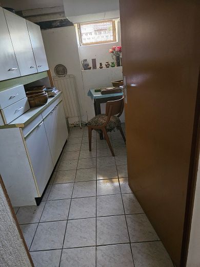 Casa bifamiliare indipendente in posizione privilegiata ai margini del paese a Königsbach-Stein – Foto 6