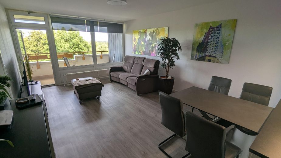 Ruhige 2 Zimmer mit schönen Ausblick ins Grüne – Wohnbereich