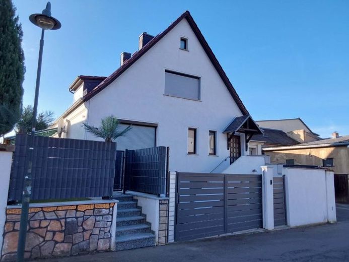 Einfamilienhaus in Borna kaufen – viel Wohnfläche auf kleinem Grundstück – Foto 1