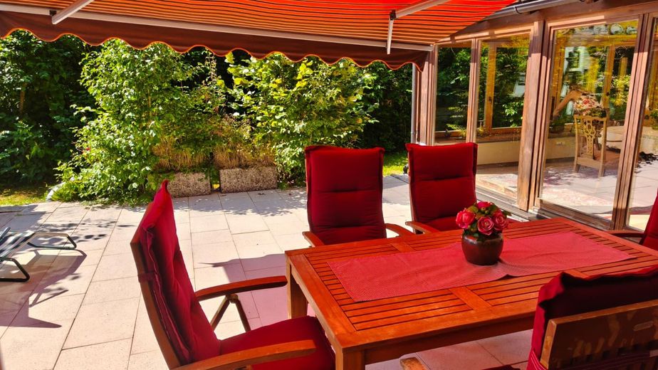 Luxuriöses Loft mit Terrasse und eigenem Garten, ideal für 2 Personen, zentrumsnah – Terrasse