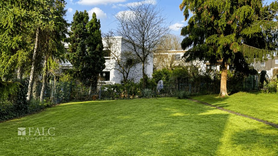 Spełniaj marzenia mieszkaniowe: przestronna działka (846 m²) o historycznym charakterze – Garten