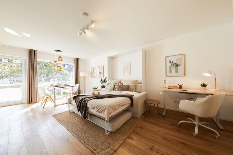 Top renoviertes und vollständig eingerichtetes Apartment in bester Schwabinger Lage - provisionsfrei – Wohnraum mit Bett